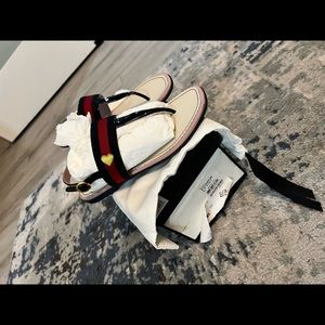 Gucci slides for girls size 33